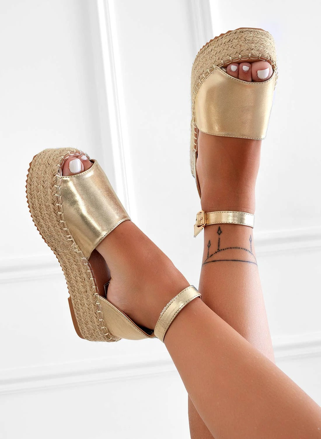 Espadrilles with wedge and strap