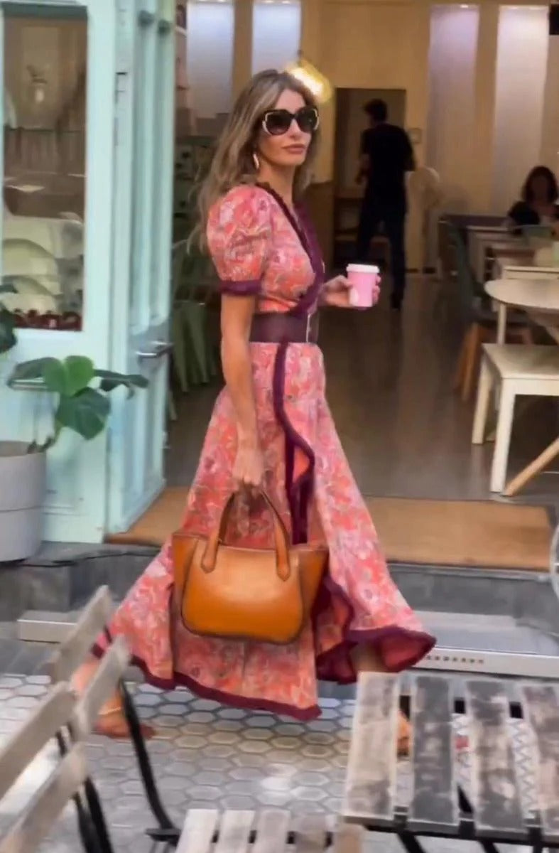 Elegant long dress with puffy sleeves