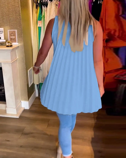 Sleeveless Top with Ruffles and Lapel