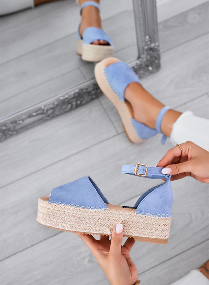 Espadrilles with wedge and strap