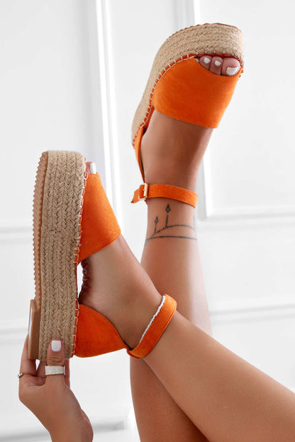 Espadrilles with wedge and strap